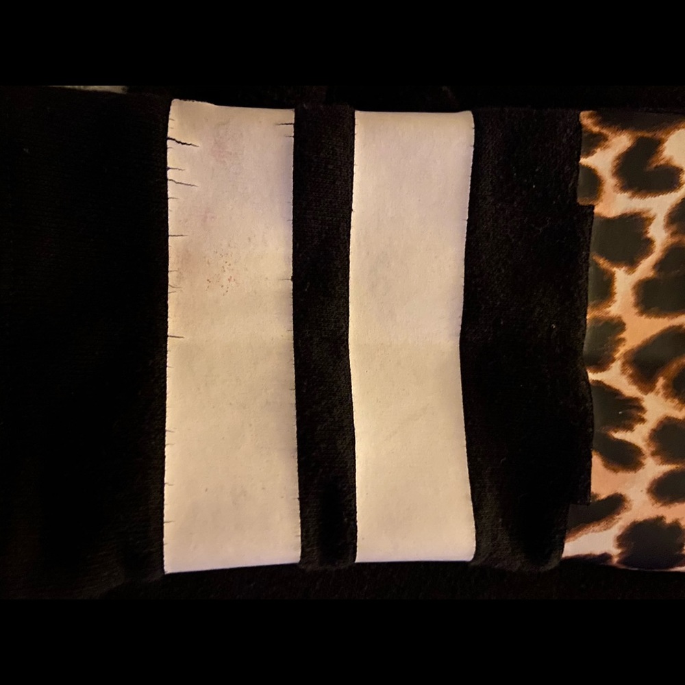 Victoria Secret pullover - Picture 2 of 4